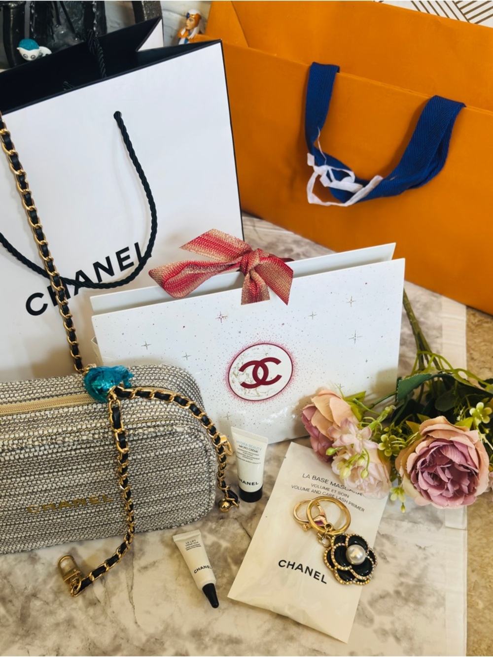 Chanel cosmetic bag gift set